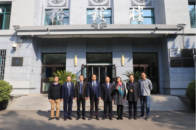 纳思达股份有限公司全球销售VP杨正如一行来物理科学与技术学院洽谈院企合作 纳思达股份有限公司全球销售VP杨正如一行来物理科学与技术学院洽谈院企合作