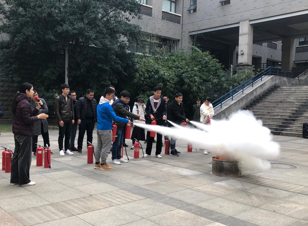 不忘初心、牢记使命 不忘初心、牢记使命