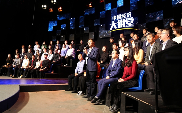 吴普特在央视大讲堂分享学校与黄土高原的故事 吴普特在央视大讲堂分享学校与黄土高原的故事