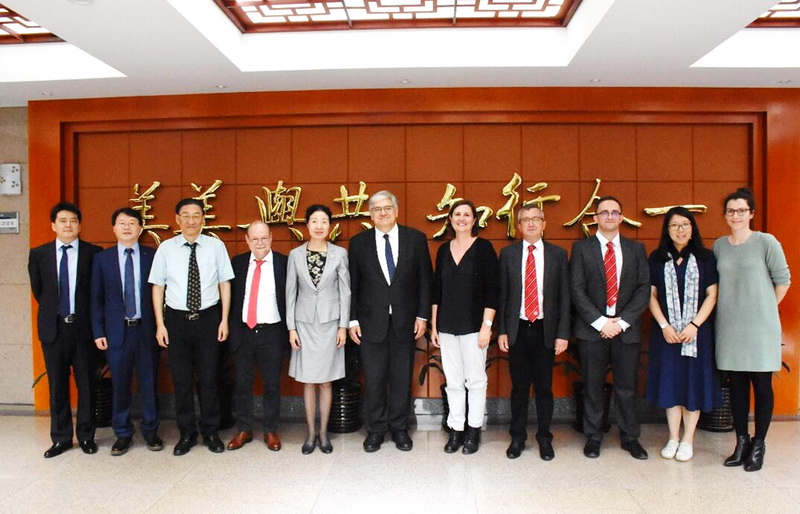 德国科隆大学副校长海因茨•彼得•曼塞尔一行来访 德国科隆大学副校长海因茨•彼得•曼塞尔一行来访