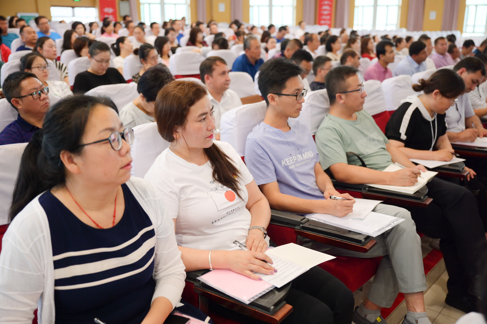 南疆地区中学校长国家级专项培训班在新疆库尔勒市实验中学举行