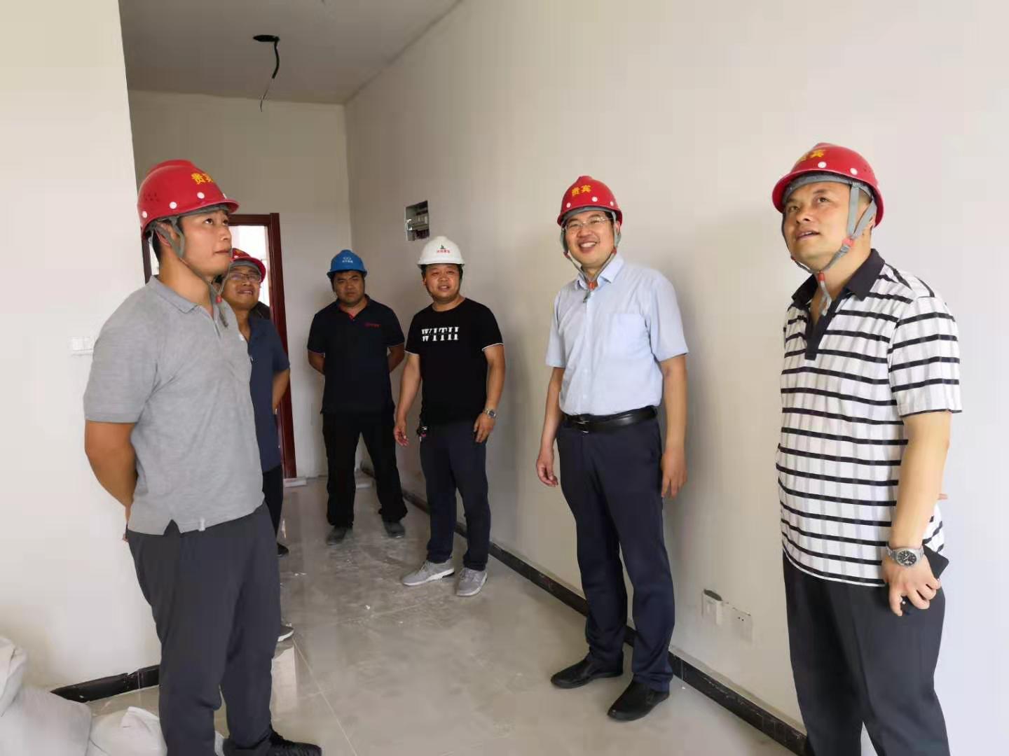 校领导检查学校在建工程并布置暑期基建工作 校领导检查学校在建工程并布置暑期基建工作