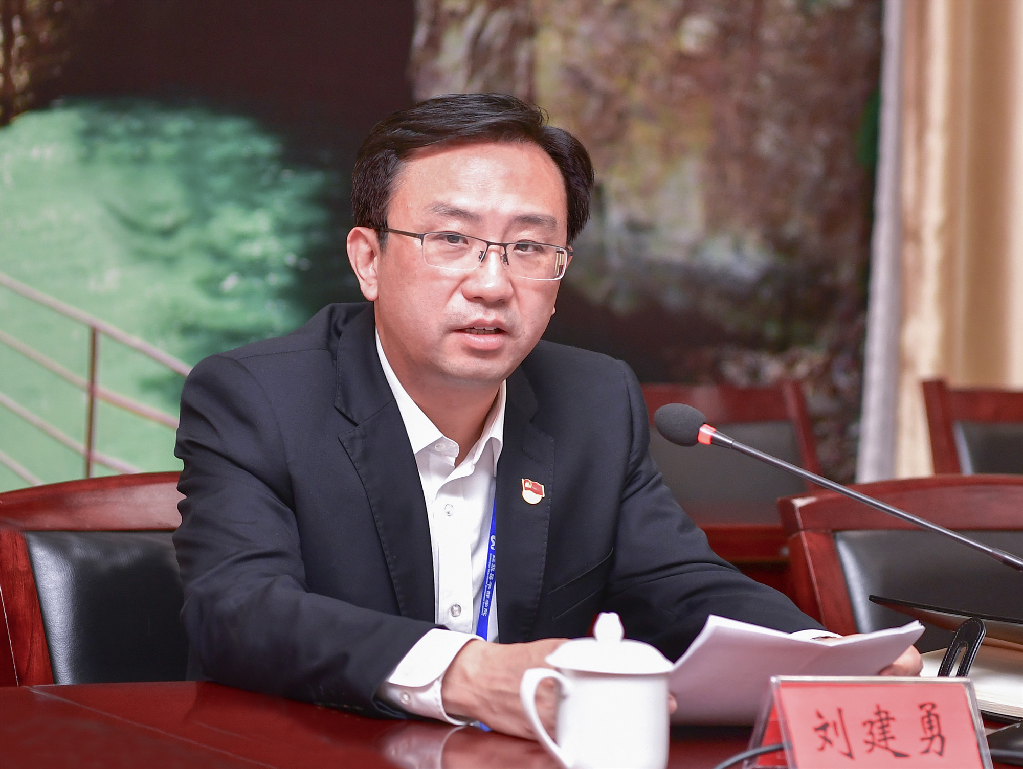 红旗渠干部学院召开对照党章党规找差距专题会议 红旗渠干部学院召开对照党章党规找差距专题会议