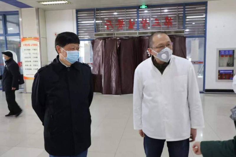 胡金波赴鼓楼校区检查疫情防控工作慰问一线工作人员并组织落实教育部全国教育系统应对新冠肺炎疫情防控工作视频会议精神 胡金波赴鼓楼校区检查疫情防控工作慰问一线工作人员并组织落实教育部全国教育系统应对新冠肺炎疫情防控工作视频会议精神