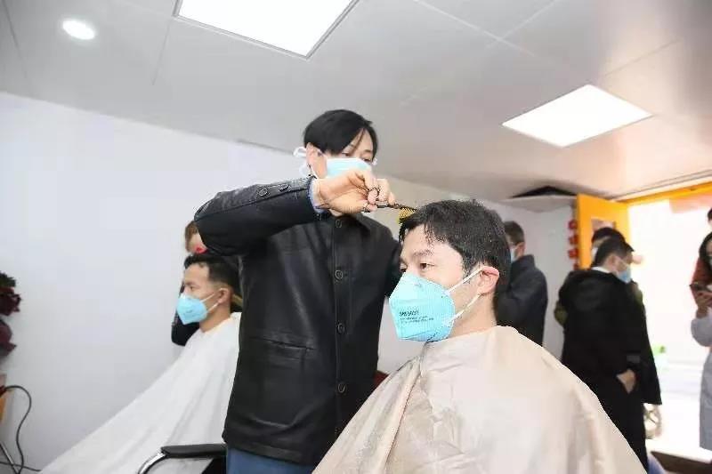 干训网分享:整建制接管1个重症病区!中国科大附一院137名队员驰援武汉! 干训网分享:整建制接管1个重症病区!中国科大附一院137名队员驰援武汉!