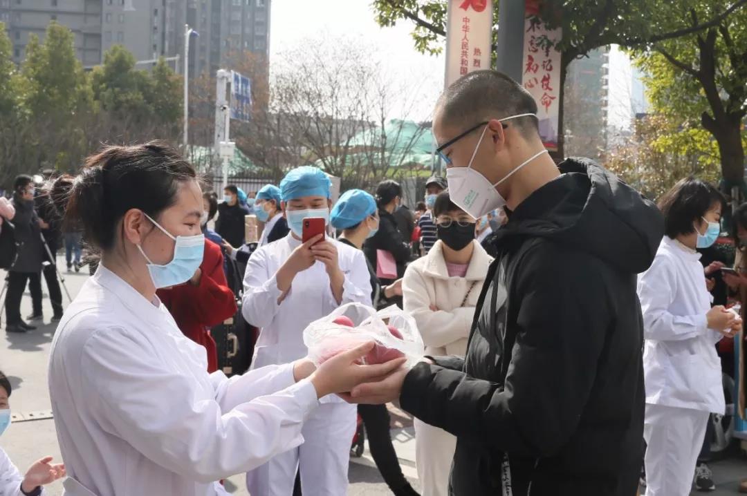 干训网分享:整建制接管1个重症病区!中国科大附一院137名队员驰援武汉! 干训网分享:整建制接管1个重症病区!中国科大附一院137名队员驰援武汉!