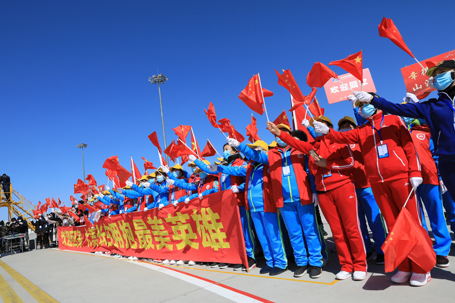 白衣执甲,英雄凯旋—吉林大学附属医院121名驰援武汉医疗队员胜利凯旋