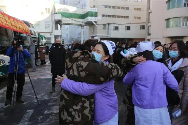 他们用实际行动谱写了感天动地的战地群英谱 他们用实际行动谱写了感天动地的战地群英谱