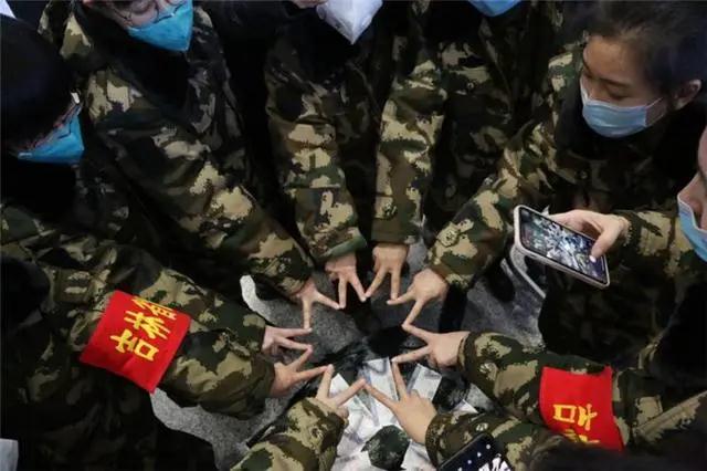 他们用实际行动谱写了感天动地的战地群英谱 他们用实际行动谱写了感天动地的战地群英谱